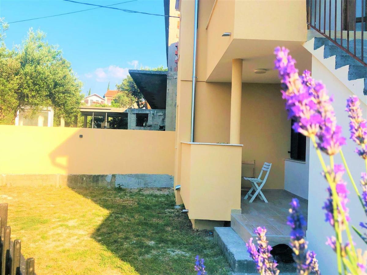 Apartments Branka Gornji Karin Esterno foto